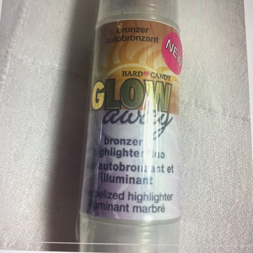 Hard Candy Glow Away highlighter & Bronzer 443